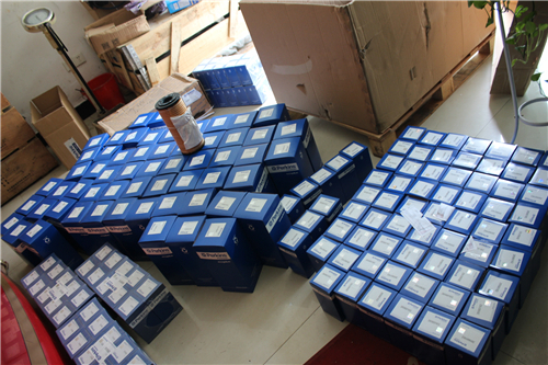 珀金斯柴油發動機1878042 C92燃油、空氣過濾器